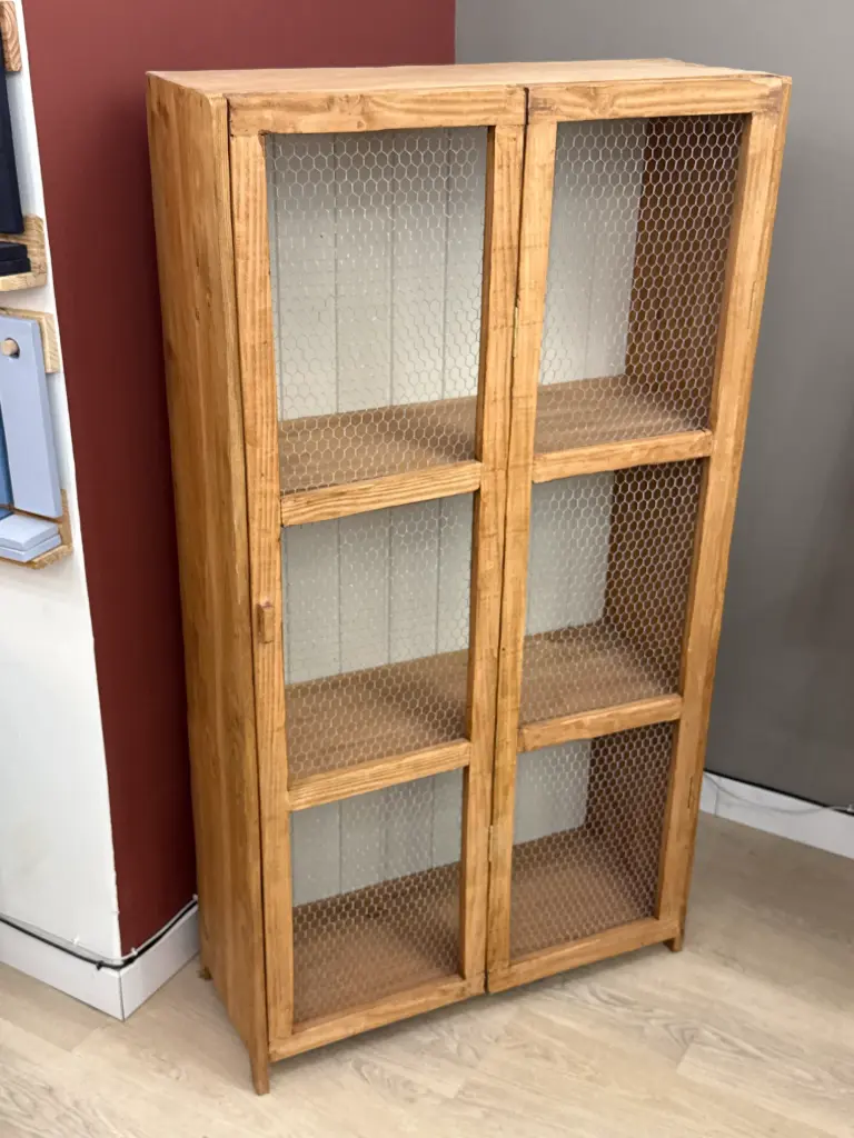 Moble Rebost tela galliner