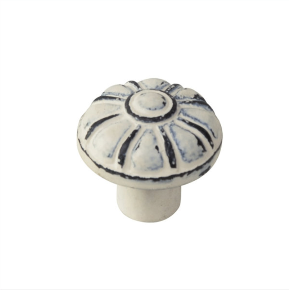 [F15] 34mm Aged Iron Knob Beige Patina