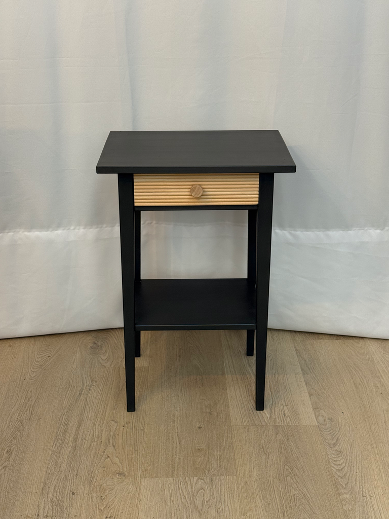 Tauleta IKEA amb motllures