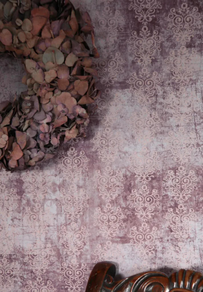 Paper pintat paret estampat lila (rotlle 10 m / 53 ample)