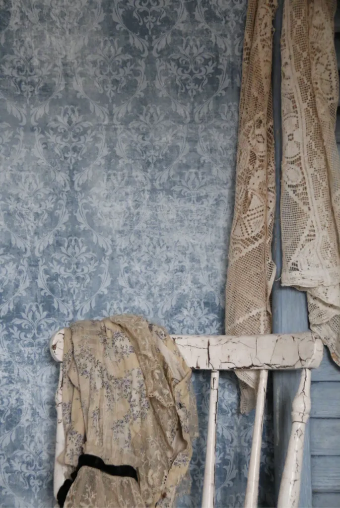 Paper pintat paret estampat blau (rotlle 10 m / 53 ample)